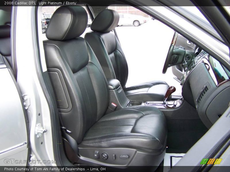 Light Platinum / Ebony 2008 Cadillac DTS