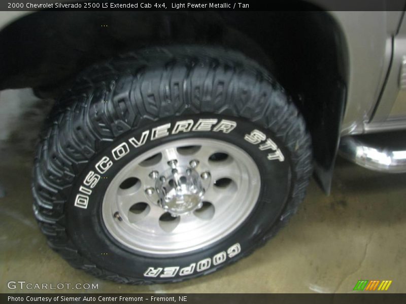 Light Pewter Metallic / Tan 2000 Chevrolet Silverado 2500 LS Extended Cab 4x4