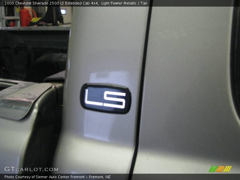 Light Pewter Metallic / Tan 2000 Chevrolet Silverado 2500 LS Extended Cab 4x4