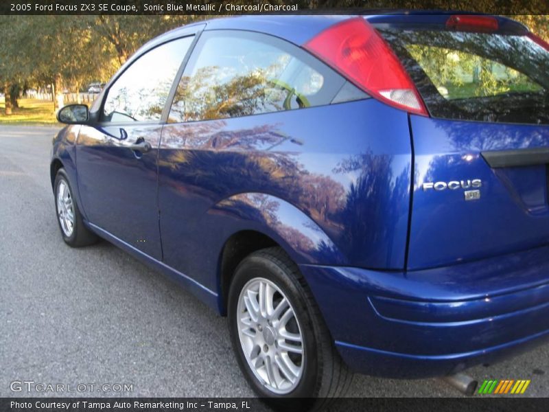 Sonic Blue Metallic / Charcoal/Charcoal 2005 Ford Focus ZX3 SE Coupe