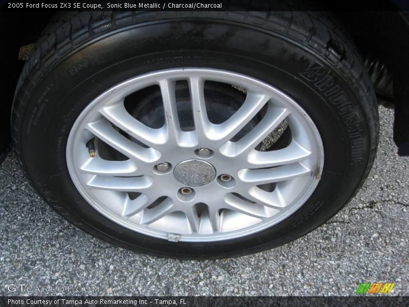 Sonic Blue Metallic / Charcoal/Charcoal 2005 Ford Focus ZX3 SE Coupe