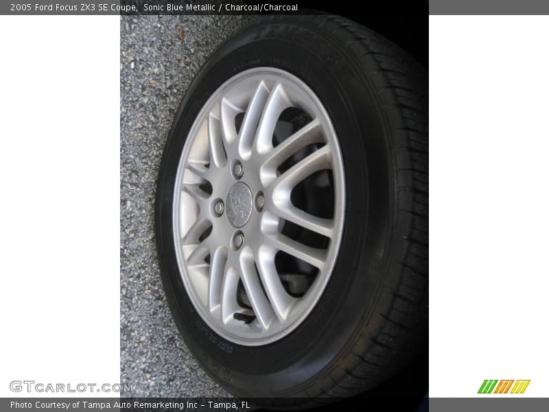 Sonic Blue Metallic / Charcoal/Charcoal 2005 Ford Focus ZX3 SE Coupe