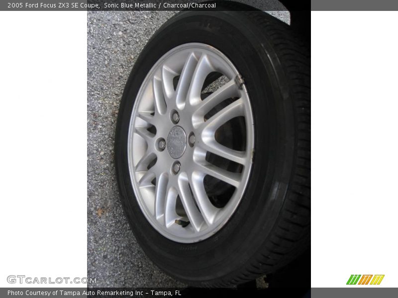 Sonic Blue Metallic / Charcoal/Charcoal 2005 Ford Focus ZX3 SE Coupe