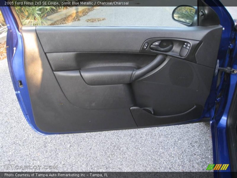 Sonic Blue Metallic / Charcoal/Charcoal 2005 Ford Focus ZX3 SE Coupe