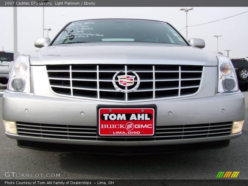 Light Platinum / Ebony 2007 Cadillac DTS Luxury