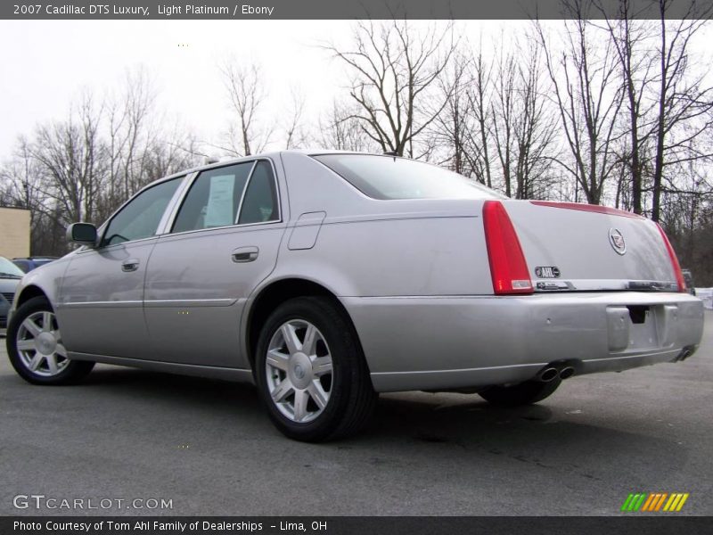 Light Platinum / Ebony 2007 Cadillac DTS Luxury