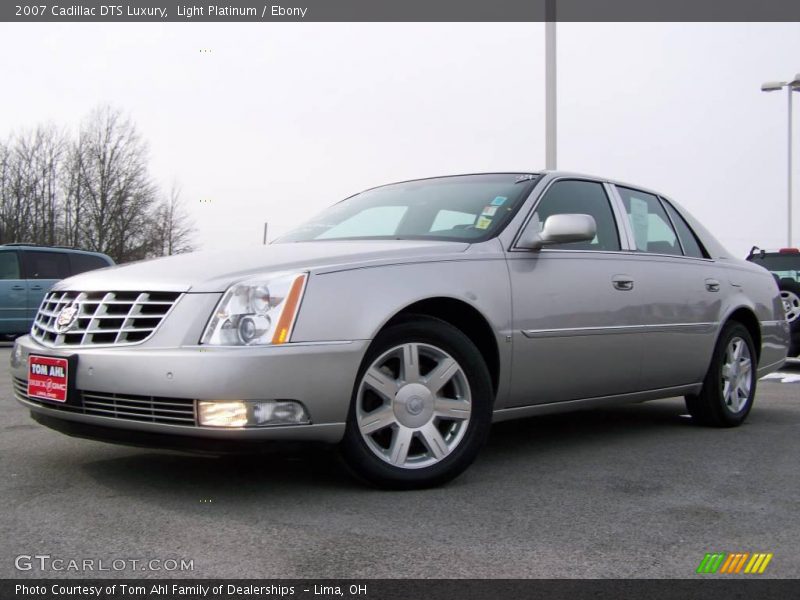 Light Platinum / Ebony 2007 Cadillac DTS Luxury