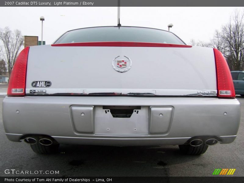 Light Platinum / Ebony 2007 Cadillac DTS Luxury