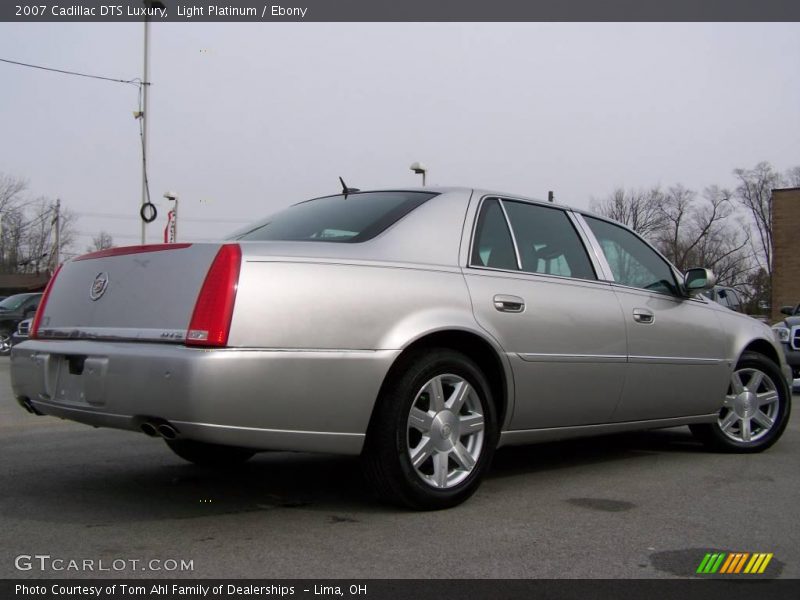 Light Platinum / Ebony 2007 Cadillac DTS Luxury