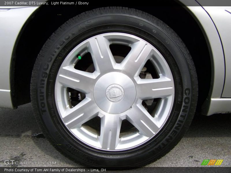 Light Platinum / Ebony 2007 Cadillac DTS Luxury