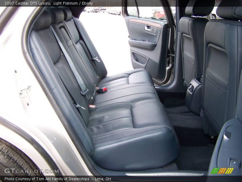 Light Platinum / Ebony 2007 Cadillac DTS Luxury