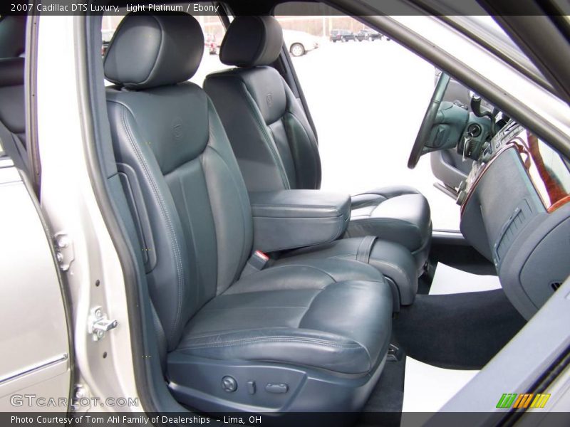 Light Platinum / Ebony 2007 Cadillac DTS Luxury