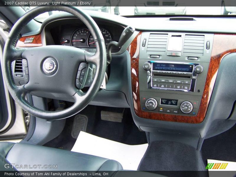 Light Platinum / Ebony 2007 Cadillac DTS Luxury
