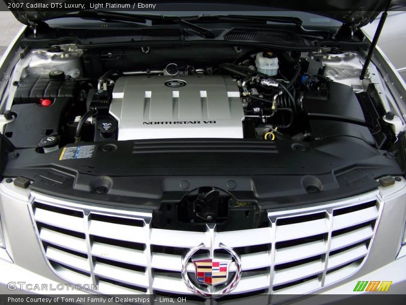 Light Platinum / Ebony 2007 Cadillac DTS Luxury
