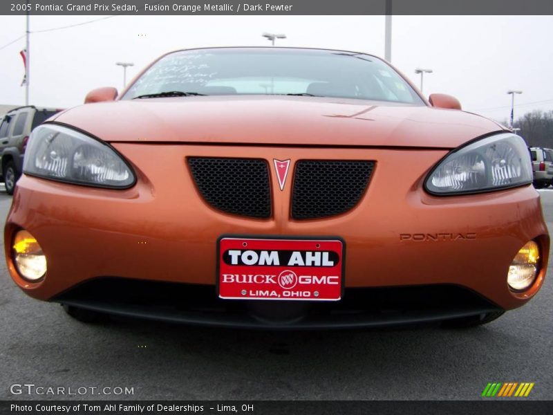 Fusion Orange Metallic / Dark Pewter 2005 Pontiac Grand Prix Sedan