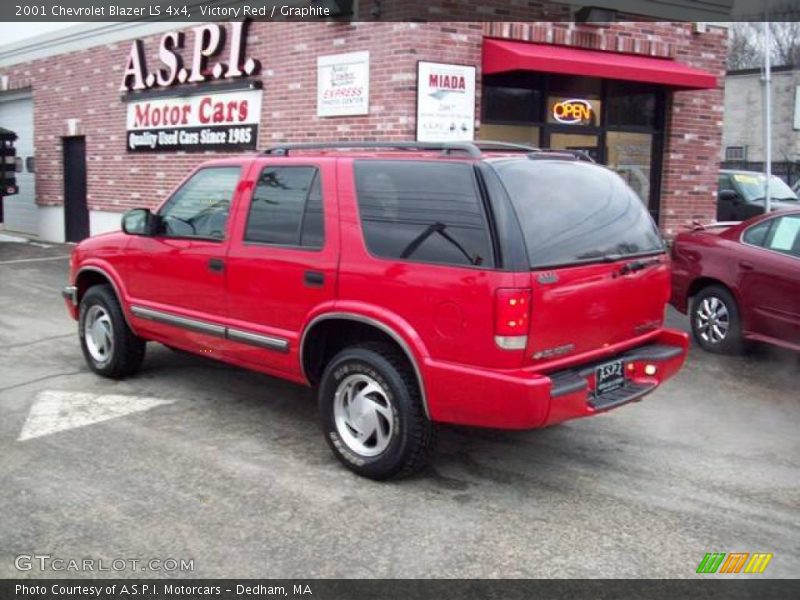 Victory Red / Graphite 2001 Chevrolet Blazer LS 4x4