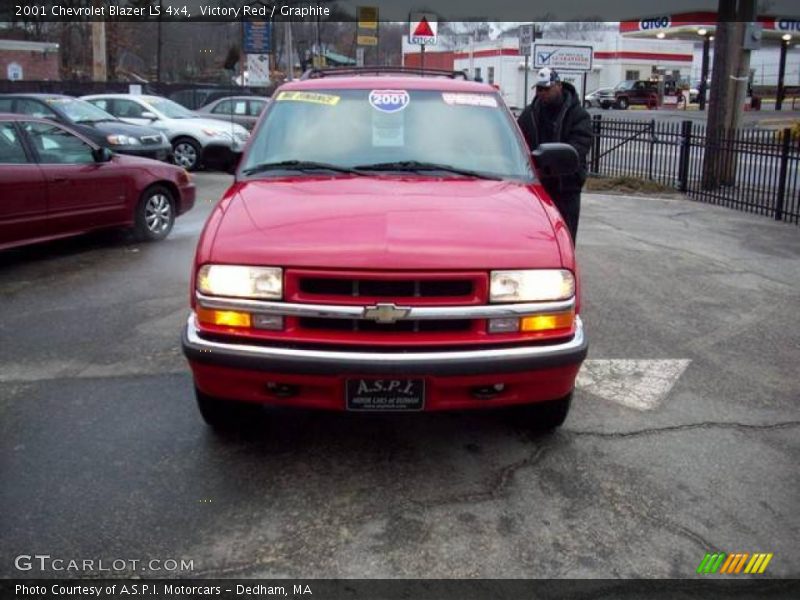 Victory Red / Graphite 2001 Chevrolet Blazer LS 4x4