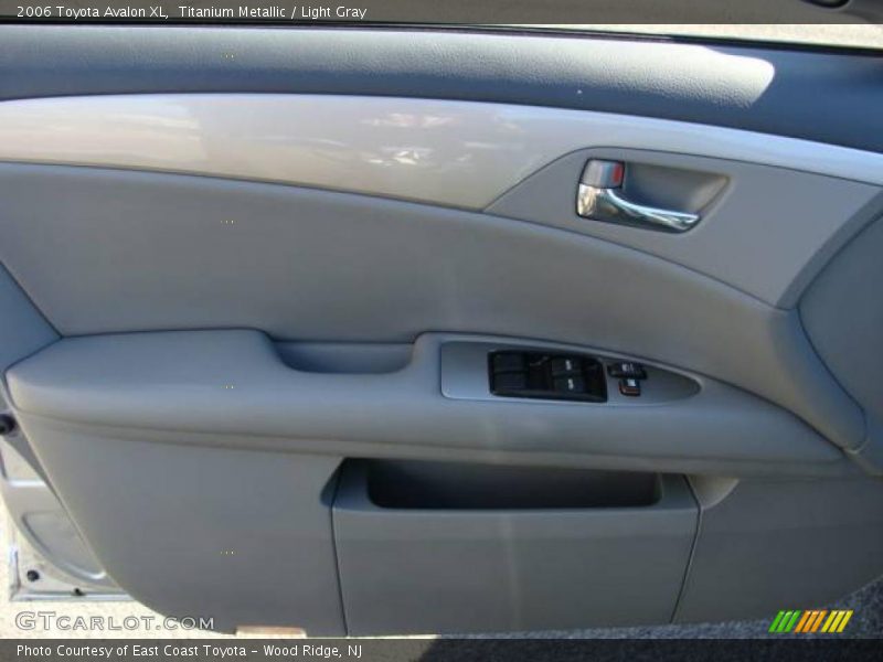 Titanium Metallic / Light Gray 2006 Toyota Avalon XL