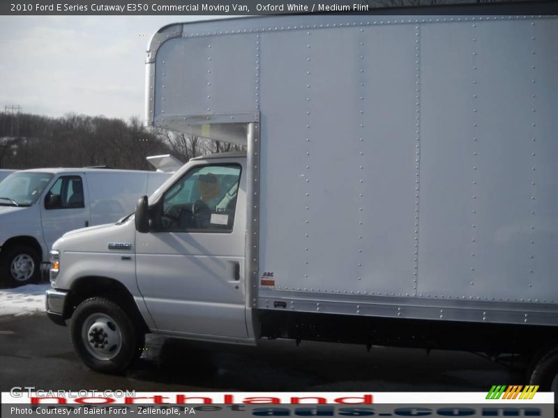 Oxford White / Medium Flint 2010 Ford E Series Cutaway E350 Commercial Moving Van