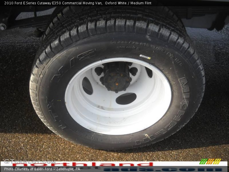Oxford White / Medium Flint 2010 Ford E Series Cutaway E350 Commercial Moving Van