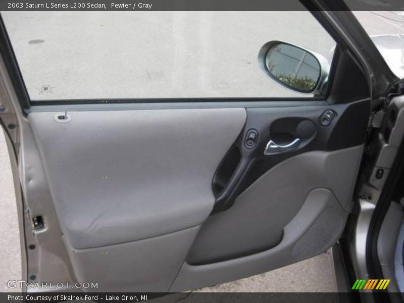 Pewter / Gray 2003 Saturn L Series L200 Sedan