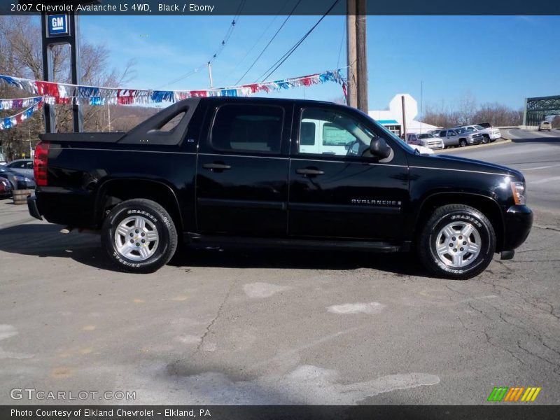 Black / Ebony 2007 Chevrolet Avalanche LS 4WD