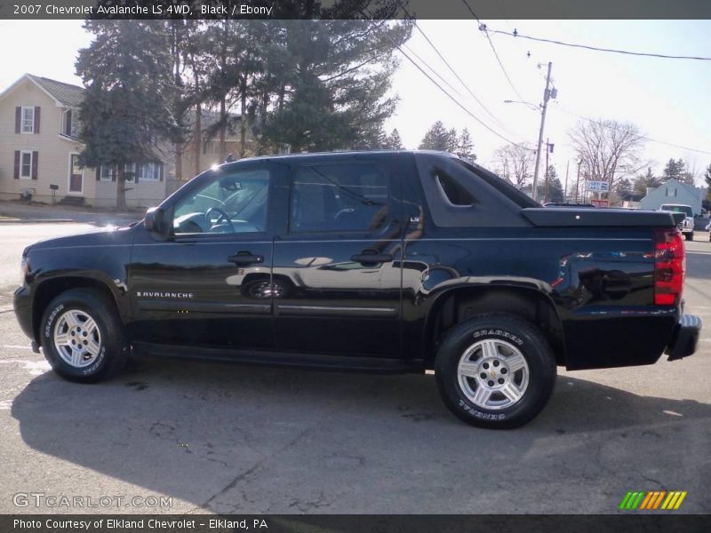 Black / Ebony 2007 Chevrolet Avalanche LS 4WD