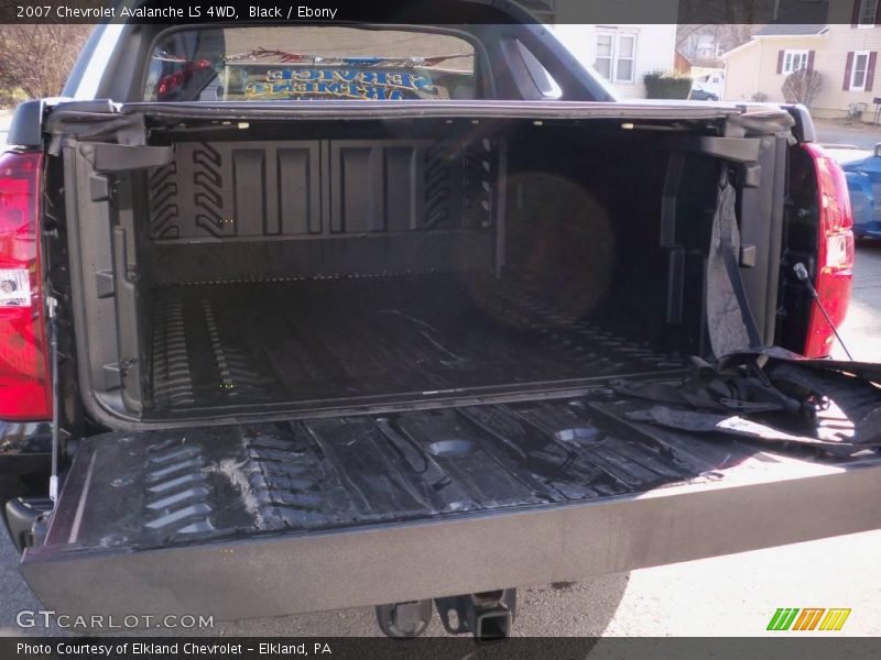Black / Ebony 2007 Chevrolet Avalanche LS 4WD