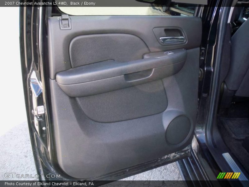 Black / Ebony 2007 Chevrolet Avalanche LS 4WD