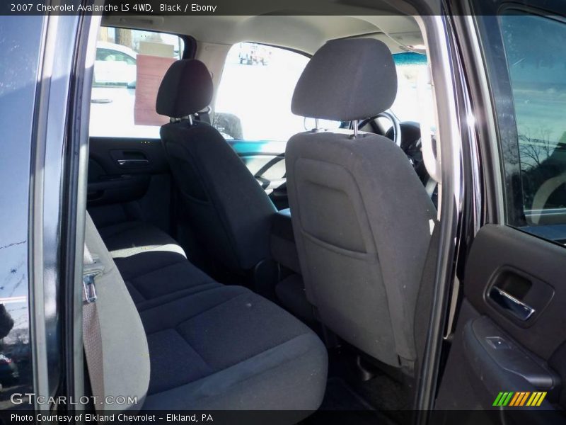 Black / Ebony 2007 Chevrolet Avalanche LS 4WD