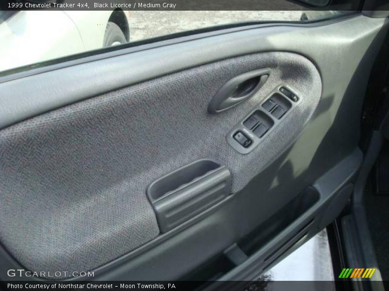 Black Licorice / Medium Gray 1999 Chevrolet Tracker 4x4