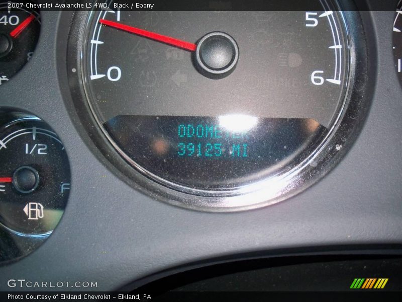 Black / Ebony 2007 Chevrolet Avalanche LS 4WD