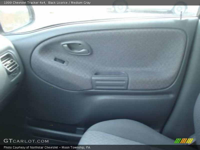 Black Licorice / Medium Gray 1999 Chevrolet Tracker 4x4