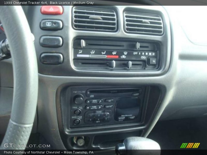 Black Licorice / Medium Gray 1999 Chevrolet Tracker 4x4