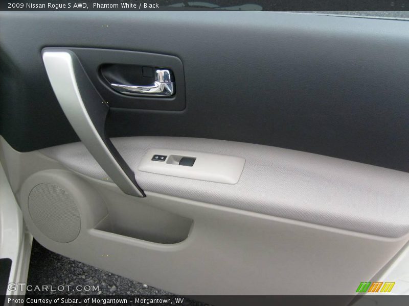 Phantom White / Black 2009 Nissan Rogue S AWD