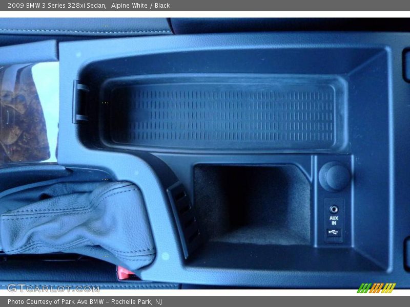 Alpine White / Black 2009 BMW 3 Series 328xi Sedan