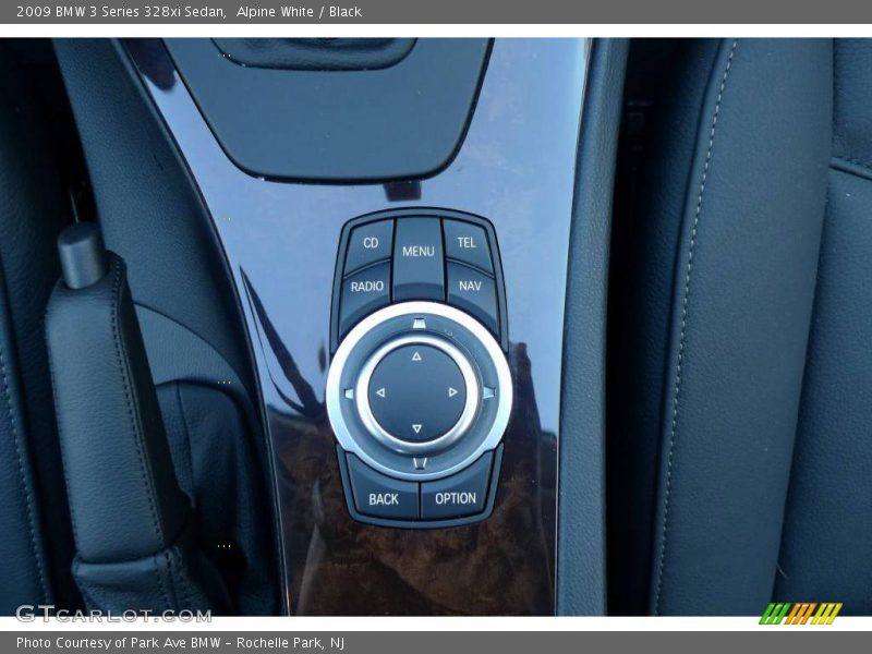 Alpine White / Black 2009 BMW 3 Series 328xi Sedan