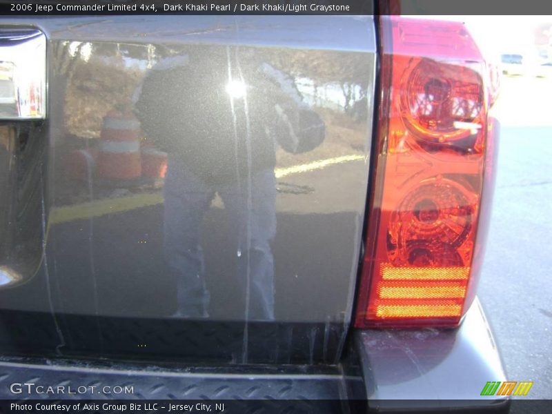 Dark Khaki Pearl / Dark Khaki/Light Graystone 2006 Jeep Commander Limited 4x4