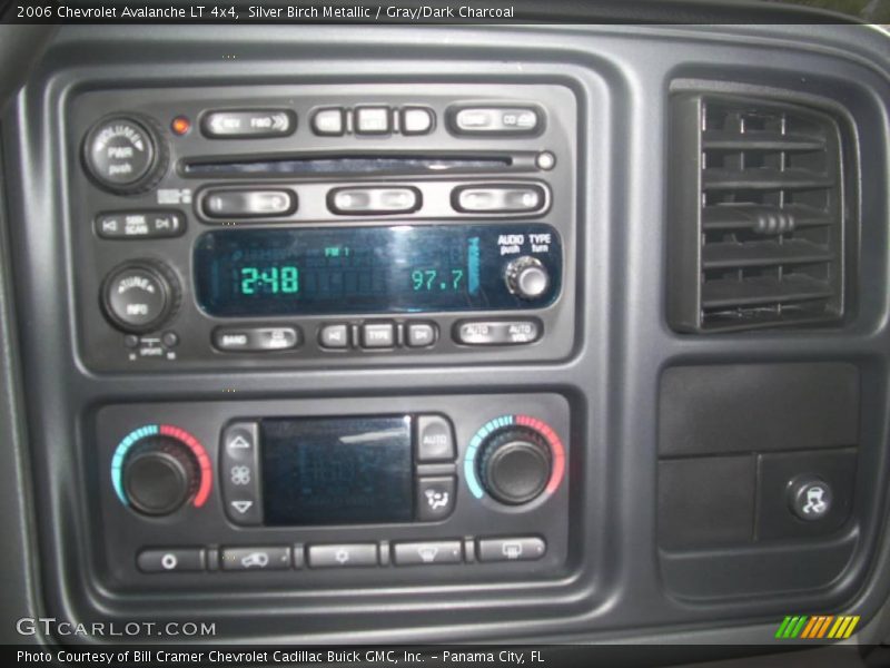 Silver Birch Metallic / Gray/Dark Charcoal 2006 Chevrolet Avalanche LT 4x4
