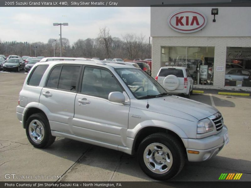 Silky Silver Metallic / Gray 2005 Suzuki Grand Vitara LX 4WD