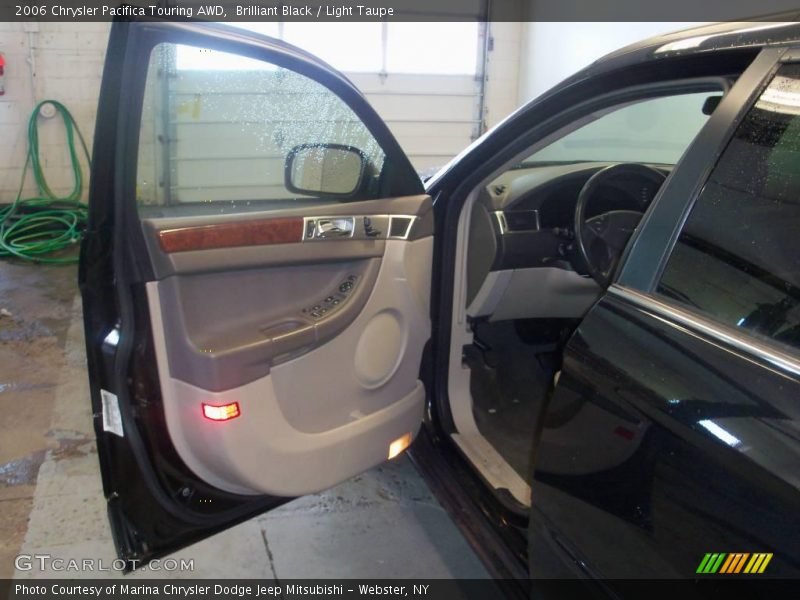 Brilliant Black / Light Taupe 2006 Chrysler Pacifica Touring AWD