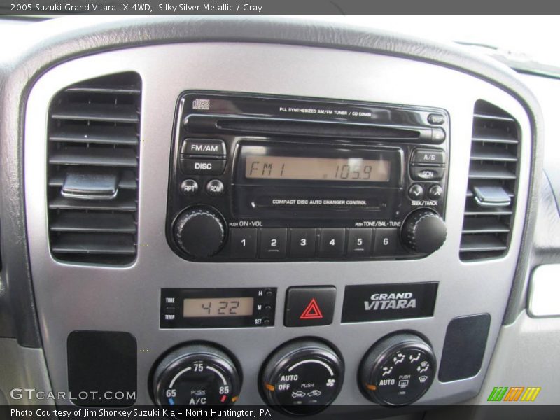 Silky Silver Metallic / Gray 2005 Suzuki Grand Vitara LX 4WD