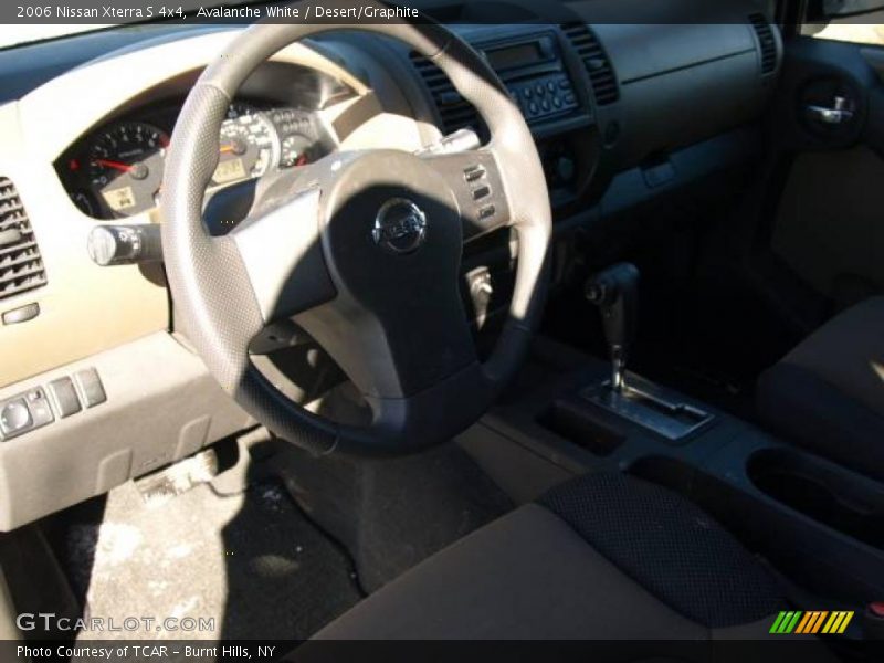 Avalanche White / Desert/Graphite 2006 Nissan Xterra S 4x4