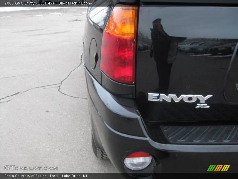 Onyx Black / Ebony 2005 GMC Envoy XL SLT 4x4