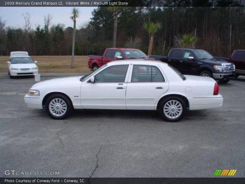 Vibrant White / Medium Light Stone 2009 Mercury Grand Marquis LS