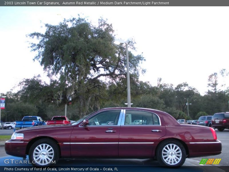 Autumn Red Metallic / Medium Dark Parchment/Light Parchment 2003 Lincoln Town Car Signature