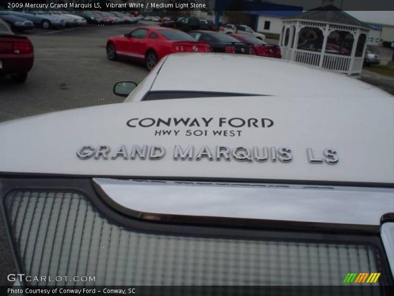 Vibrant White / Medium Light Stone 2009 Mercury Grand Marquis LS