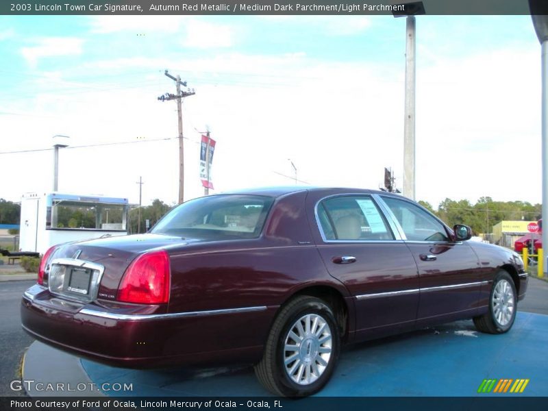 Autumn Red Metallic / Medium Dark Parchment/Light Parchment 2003 Lincoln Town Car Signature