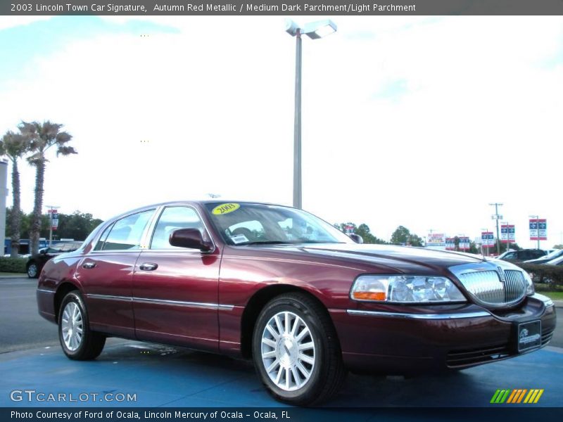 Autumn Red Metallic / Medium Dark Parchment/Light Parchment 2003 Lincoln Town Car Signature