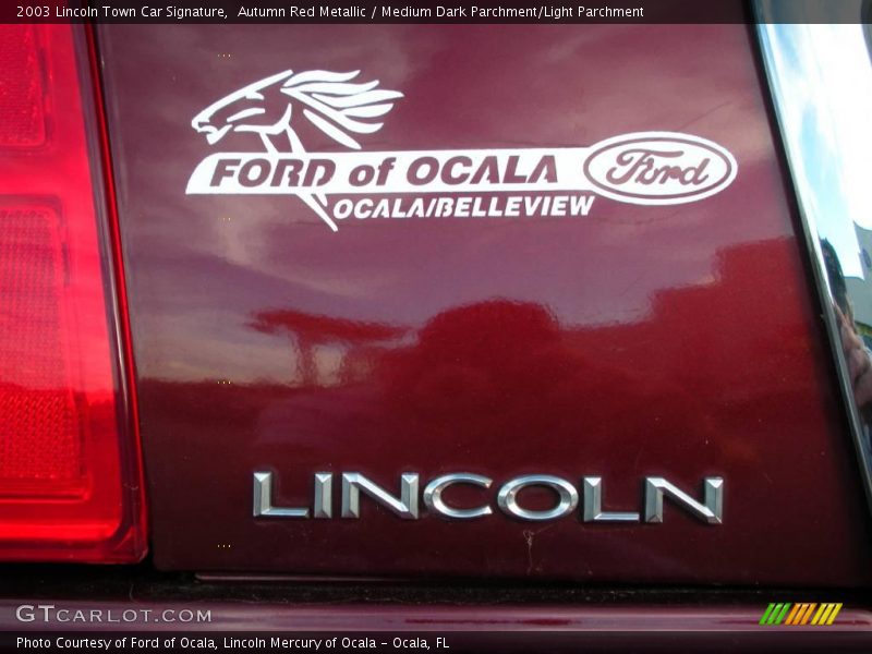Autumn Red Metallic / Medium Dark Parchment/Light Parchment 2003 Lincoln Town Car Signature